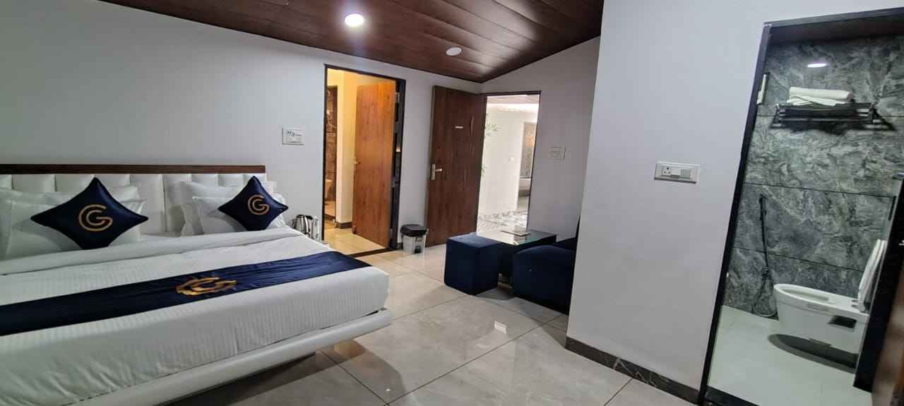 Red Label Suite Room